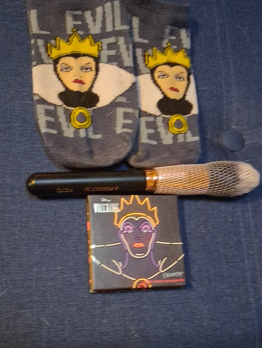 Disney Evil Queen Purple and Gold Highlighter Compact,  Brush, & Matching Socks!